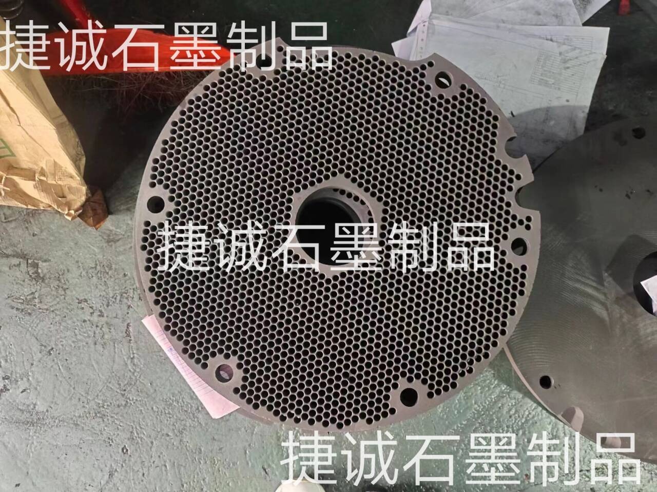 硬質(zhì)合金石墨盤，石墨盤，刀具燒結(jié)石墨盤，石墨盤加工，銅管燒結(jié)石墨盤，燒結(jié)石墨盤，石墨盤加工廠，石墨盤生產(chǎn)廠家，石墨盤廠家