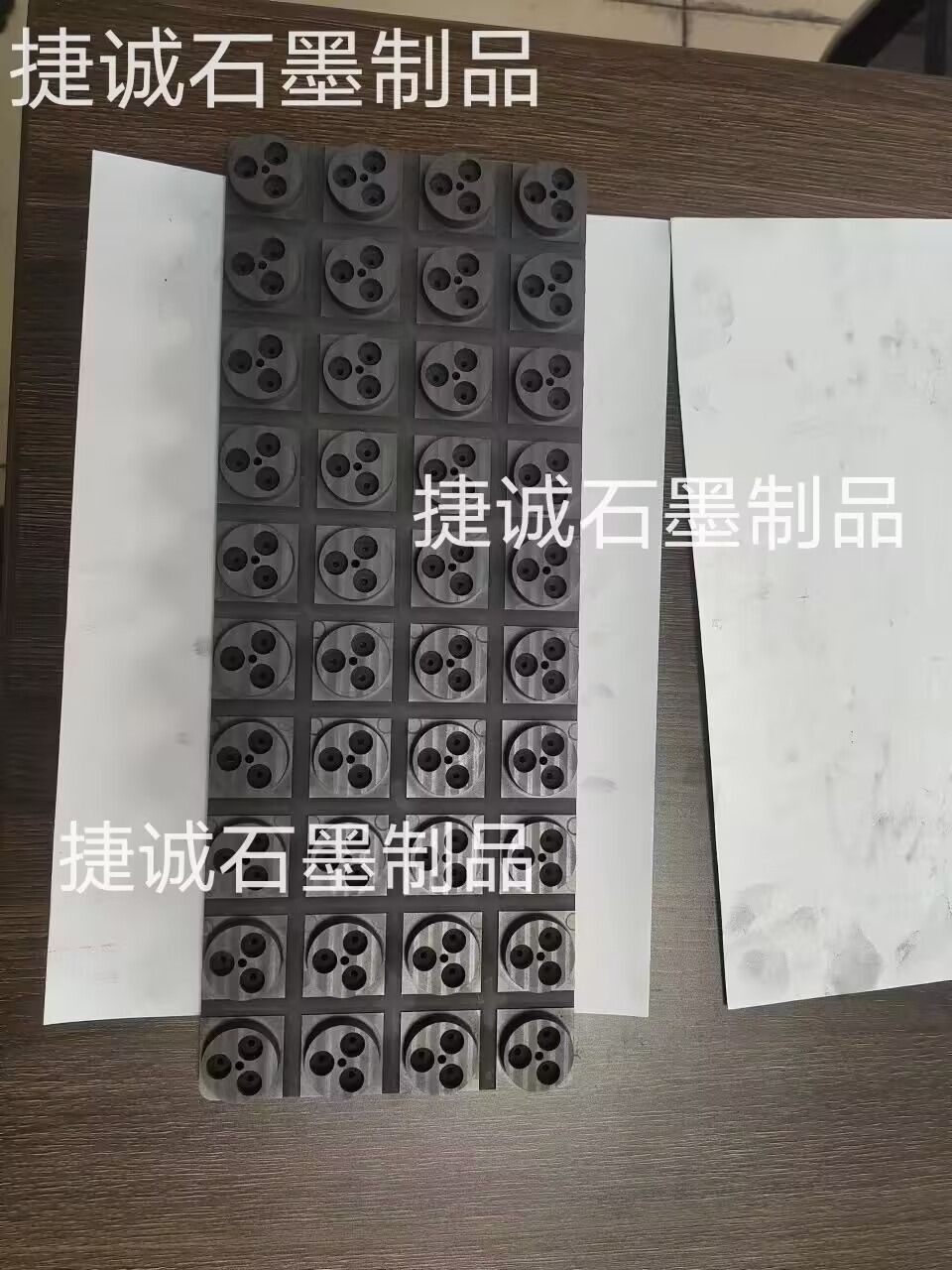 電子器件燒結(jié)用石墨治具，電子燒結(jié)石墨模具，半導體燒結(jié)石墨模具，二極管封裝石墨模具，燒結(jié)石墨模具，石墨模具，電子燒結(jié)石墨模具生產(chǎn)廠家，半導體燒結(jié)石墨模具生產(chǎn)廠家